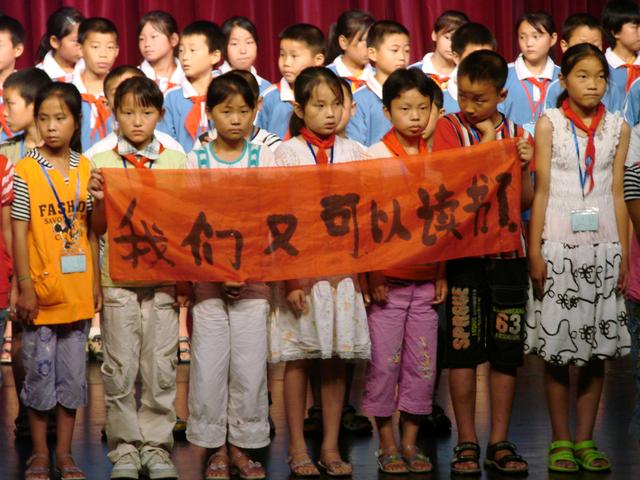 12孩子们在玉兰大剧院的演出震撼了所有的观众